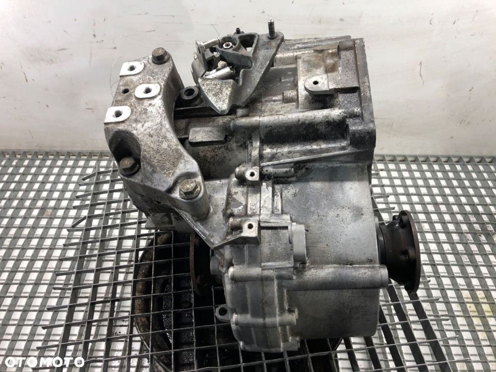 SKRZYNIA BIEGÓW  VW TOURAN (1T1, 1T2) 2003 - 2010 2.0 TDI 125 kW [170 KM] olej napędowy 2005 - - 5