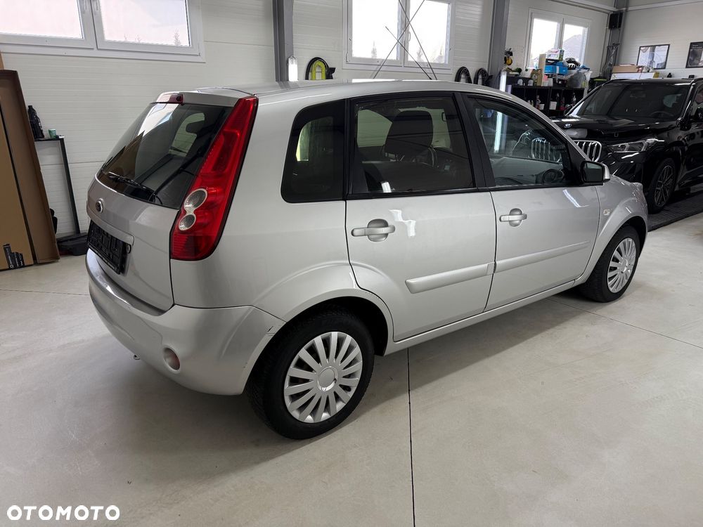 Ford Fiesta 1.3 Silver Magic - 2