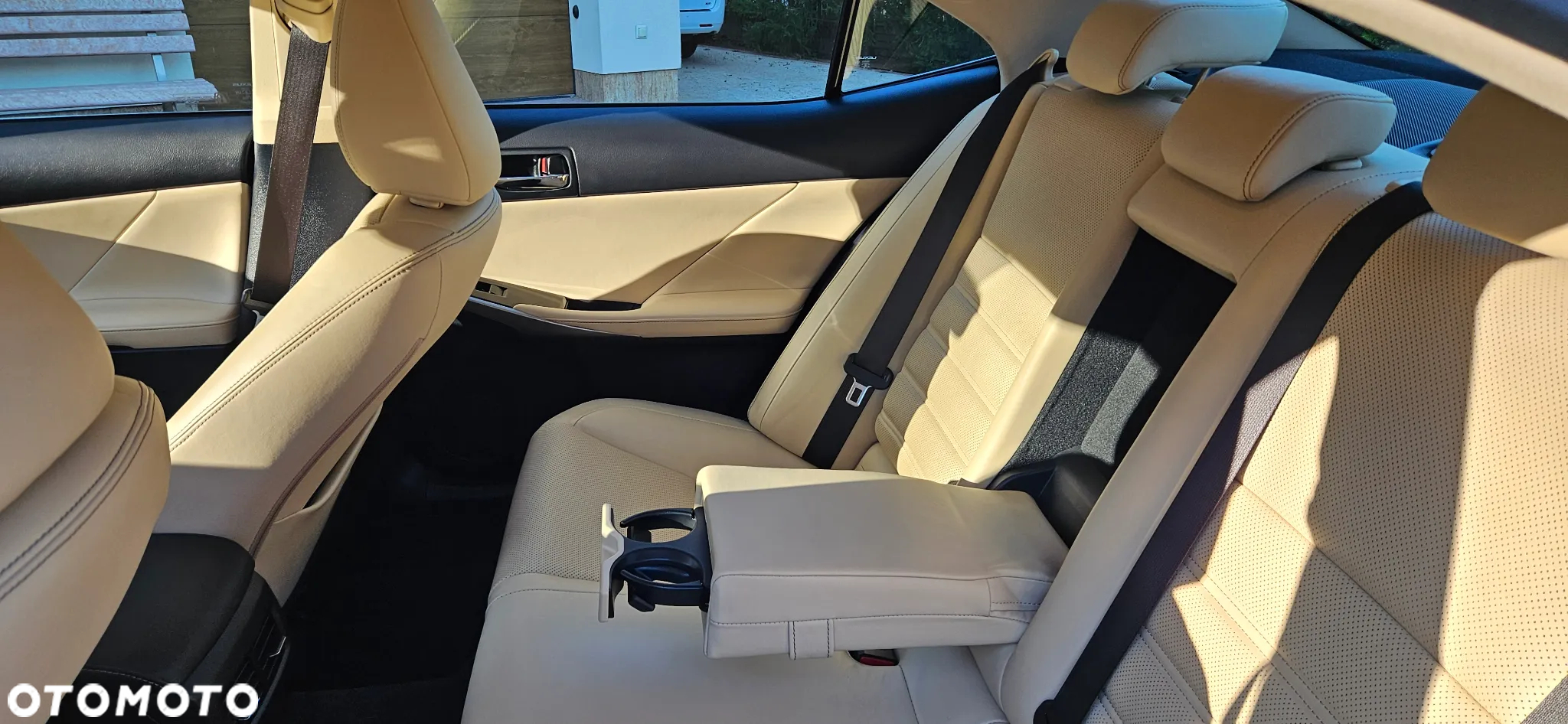 Lexus IS ver-300h-elegance - 12