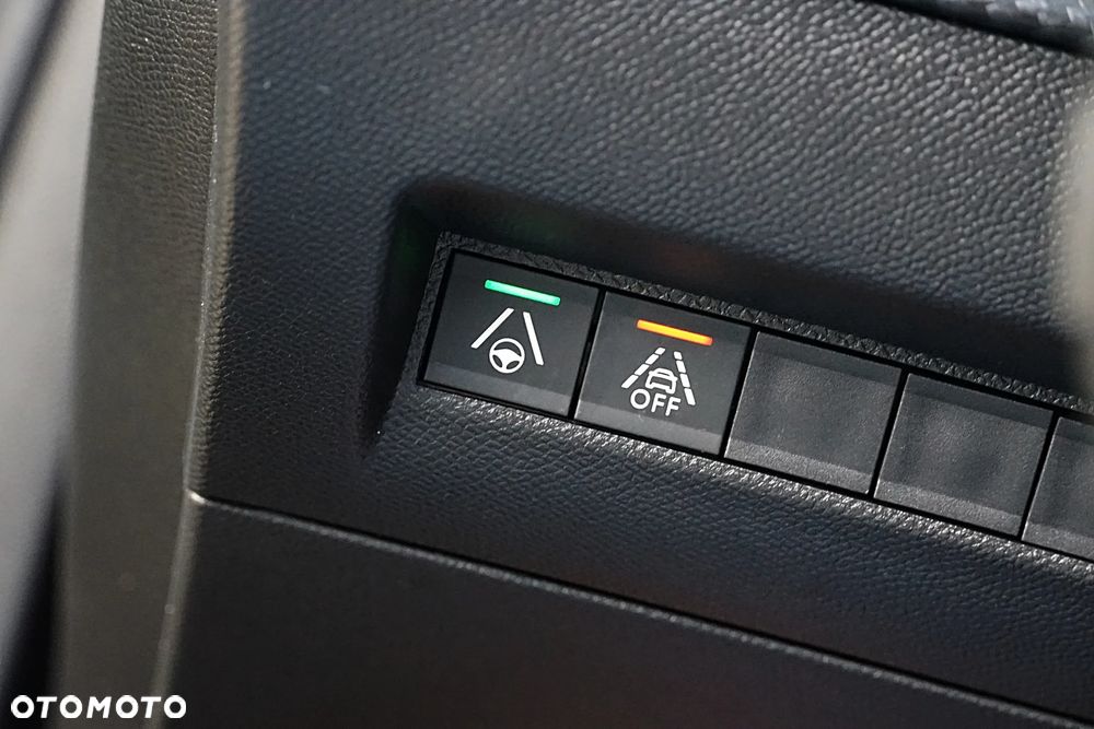 Peugeot 2008 PureTech 130 EAT8 GT - 20