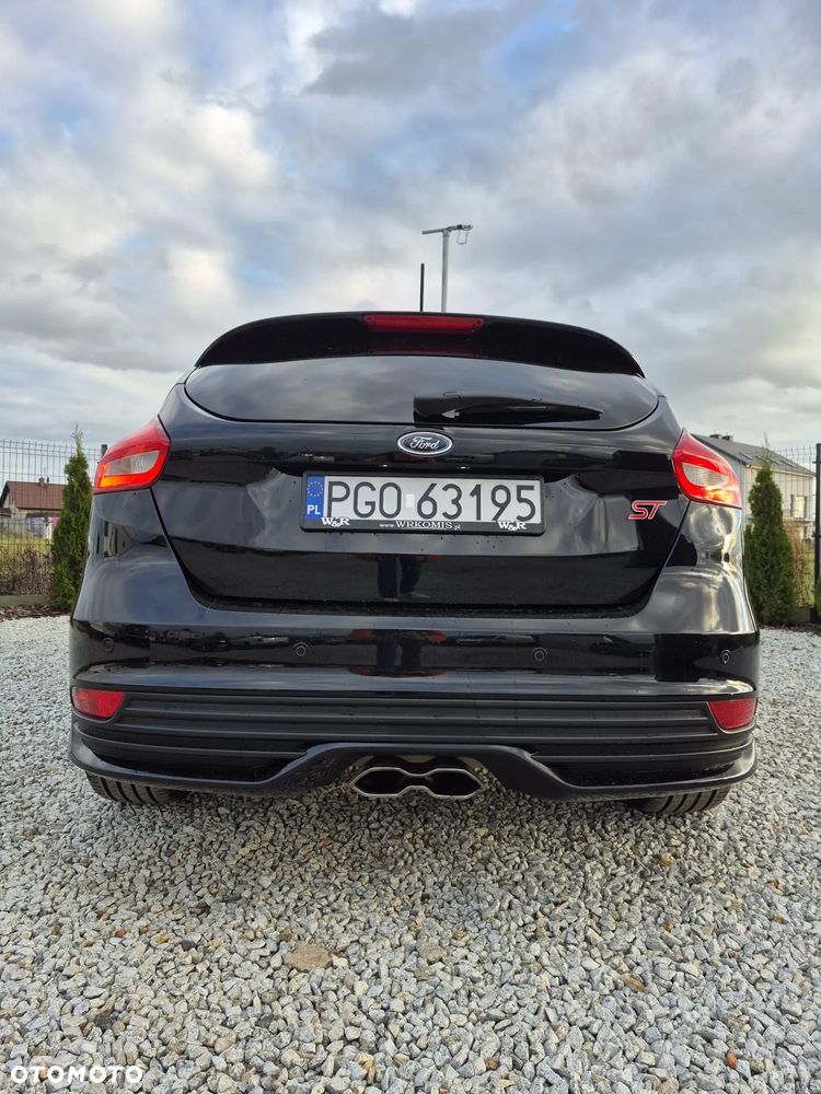 Ford Focus 2.0 EcoBoost ST - 11