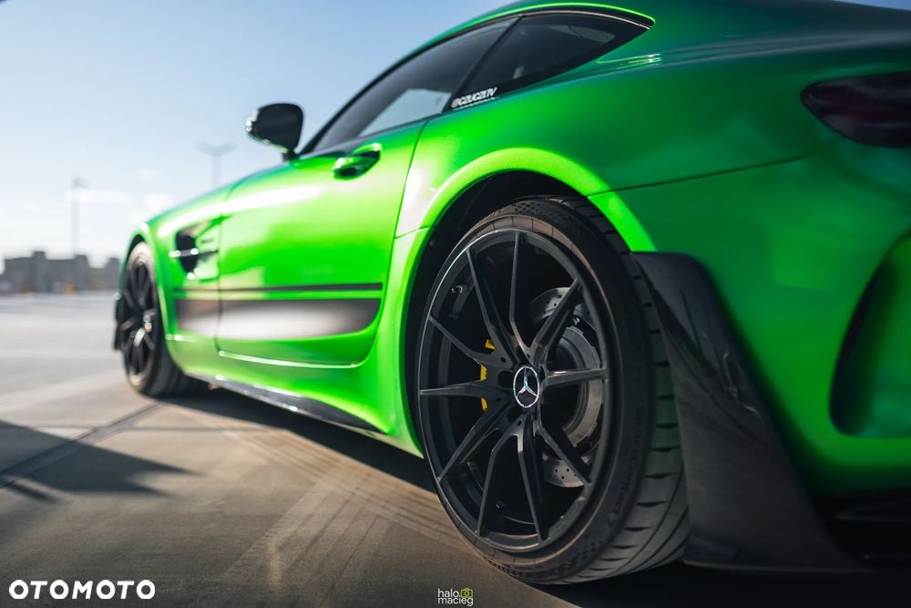 Mercedes-Benz AMG GT R - 14