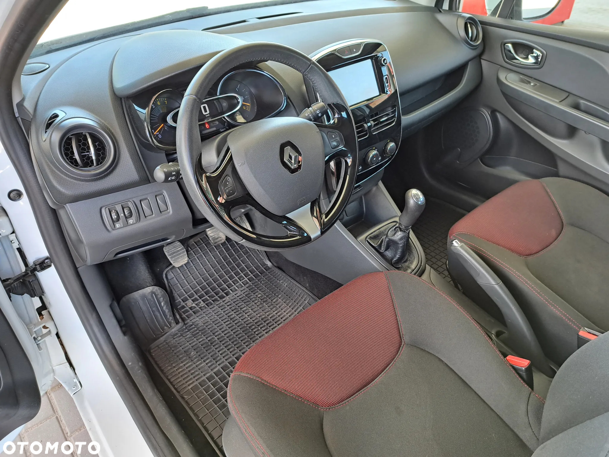 Renault Clio - 15