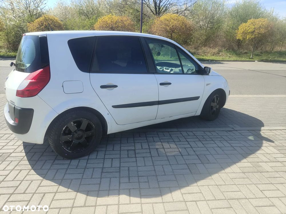 Renault Scenic 1.9 dCi FAP Conquest - 11