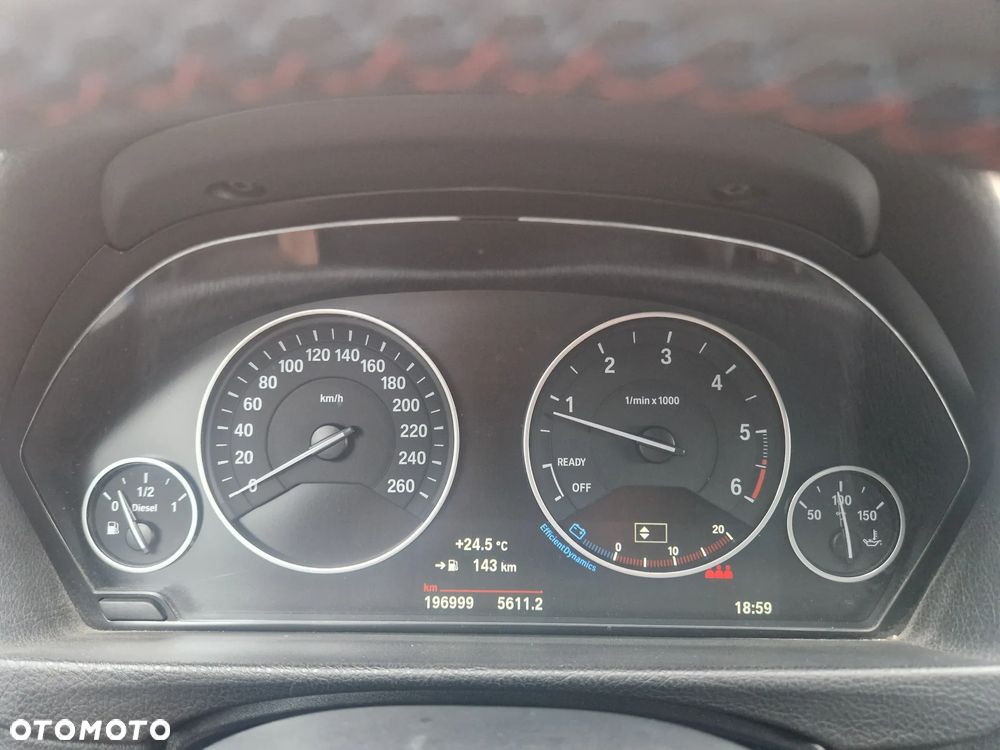 BMW Seria 3 320d M Sport - 10