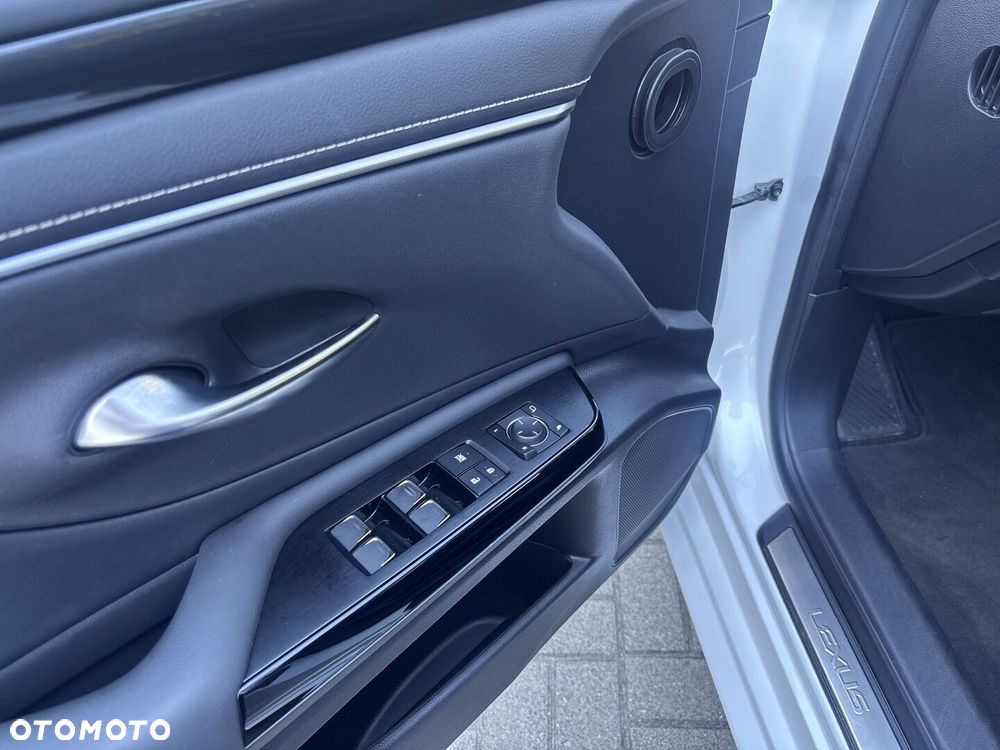 Lexus ES 300h Business Edition - 22