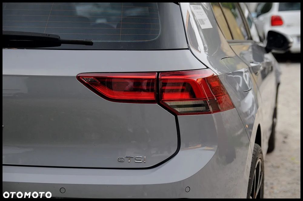 Volkswagen Golf - 8