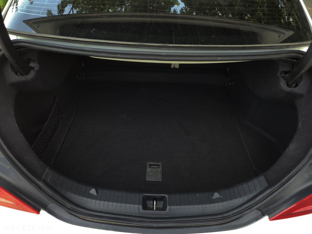 Mercedes-Benz CLA 250 7G-DCT - 13