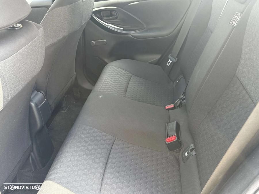 Toyota Yaris 1.5 HDF Comfort Plus - 10