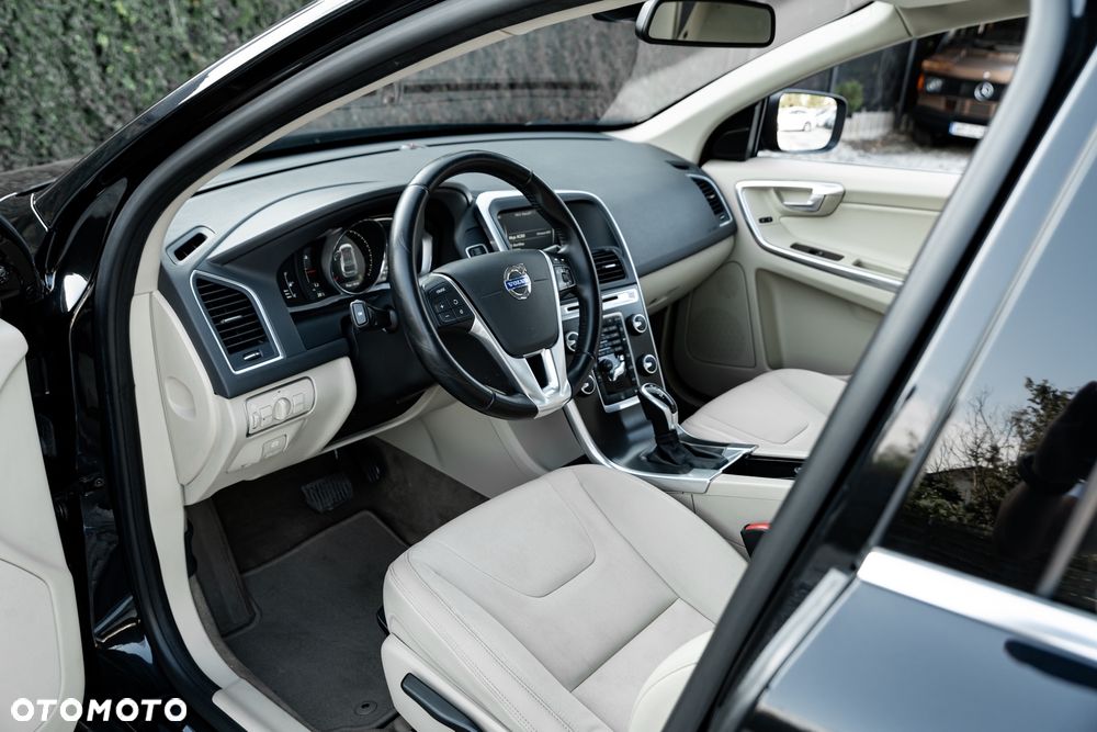 Volvo XC 60 D4 Drive-E Momentum - 18