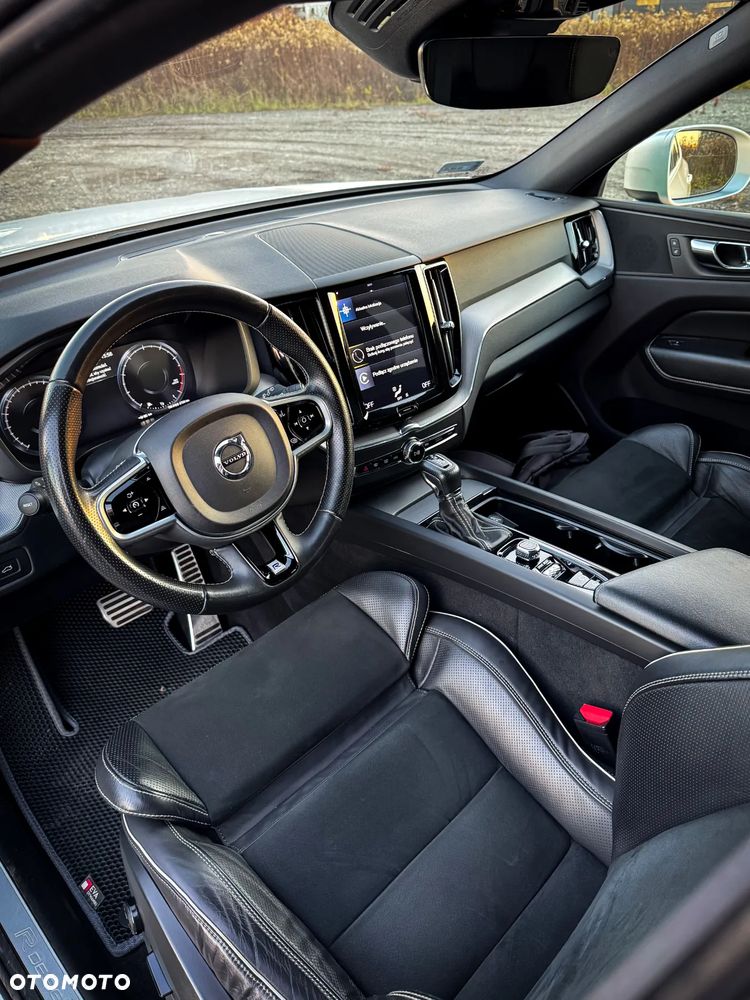 Volvo XC 60 T5 AWD R-Design - 6