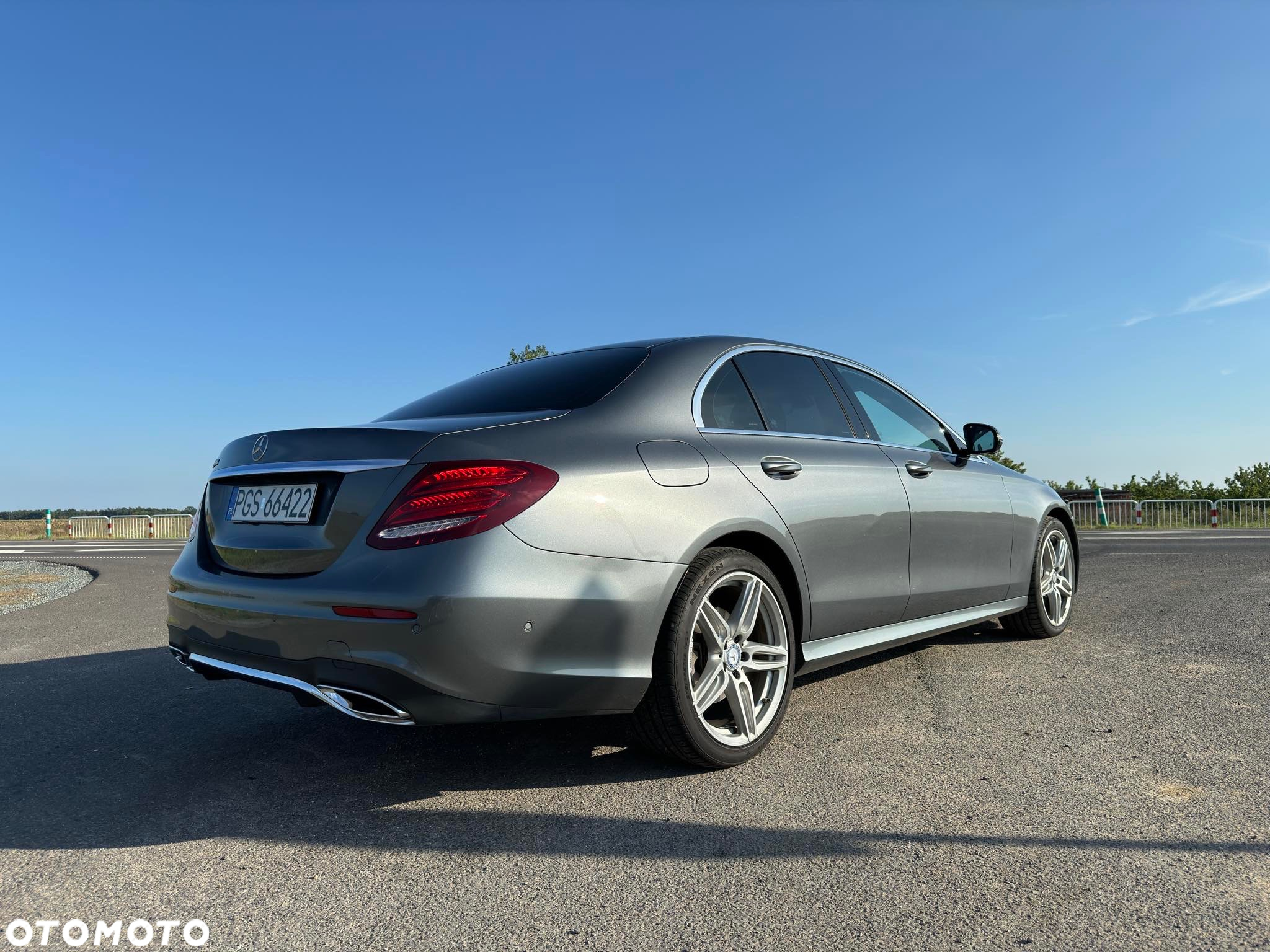 Mercedes-Benz Klasa E 220 d T 9G-TRONIC AMG Line - 11