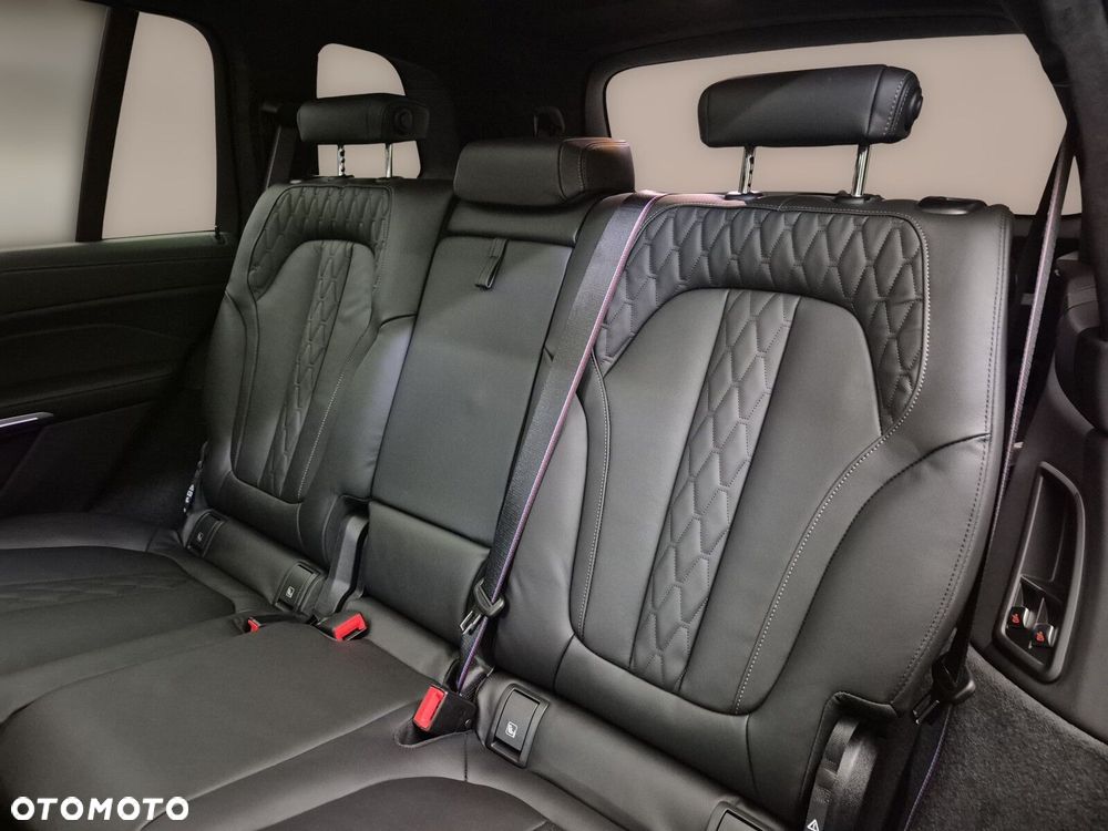 BMW X7 - 18