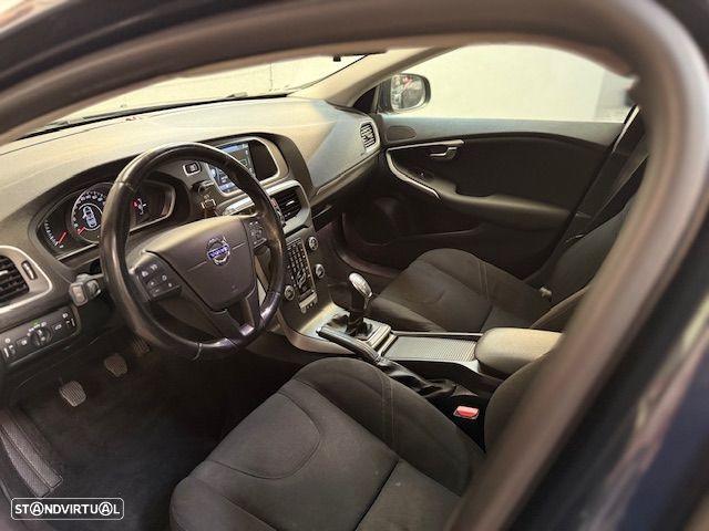Volvo V40 D2 Kinetic - 13