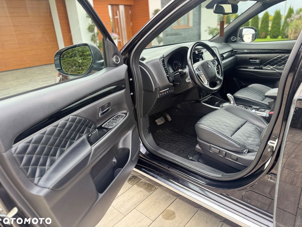 Mitsubishi Outlander 2.4 4WD Diamant+ - 19