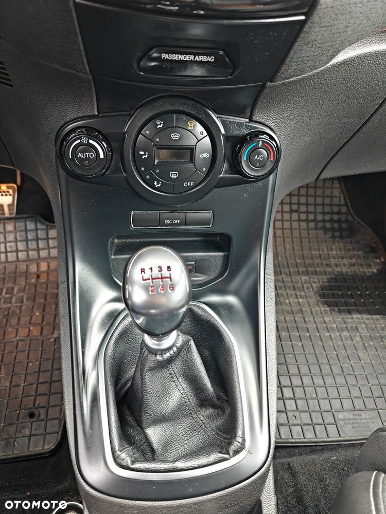 Ford Fiesta 1.6 EcoBoost ST - 14