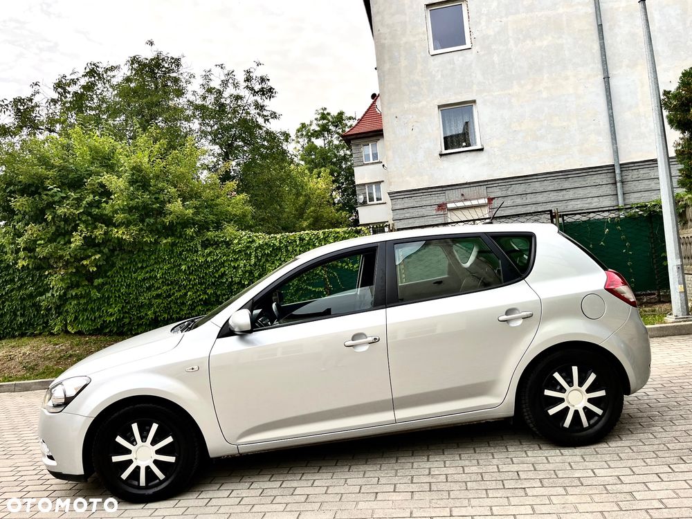 Kia Ceed 1.4 CVVT Attract - 8