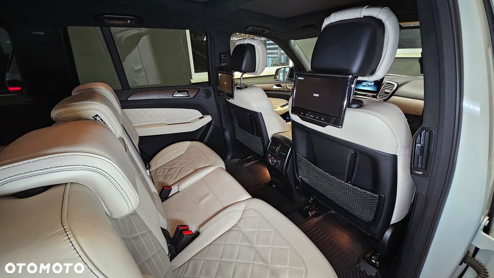 Mercedes-Benz GLS - 14