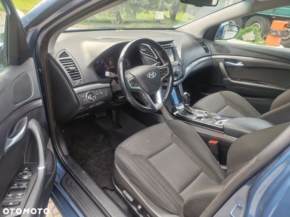 Hyundai i40 Kombi 1.7 CRDi DCT Premium - 12