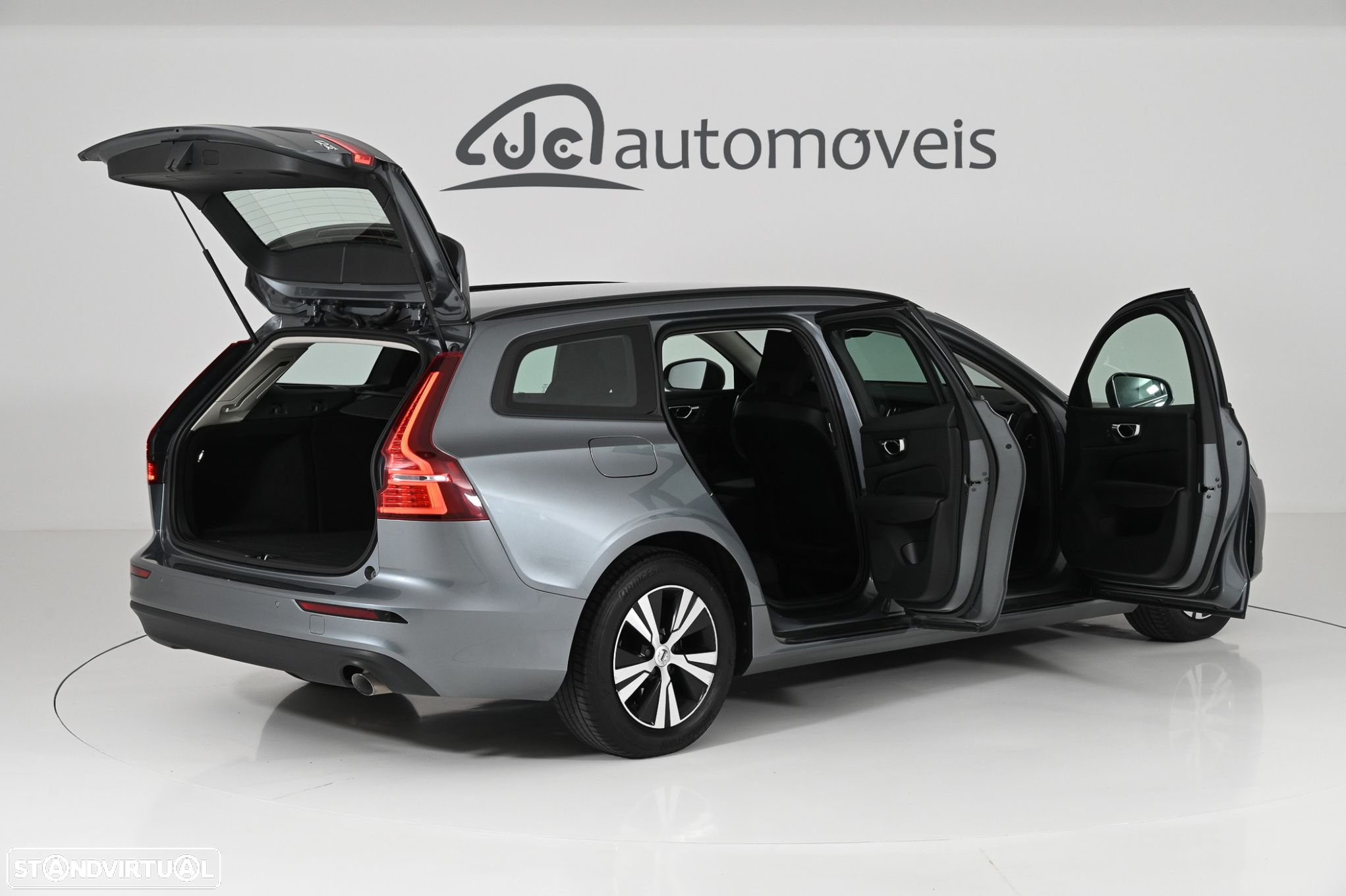 Volvo V60 2.0 D3 Momentum Geartronic - 6
