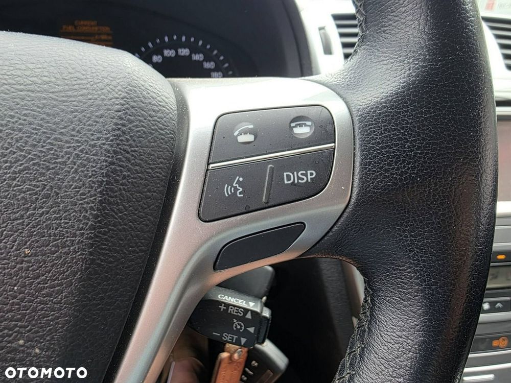 Toyota Avensis 2.0 Premium EU5 - 13