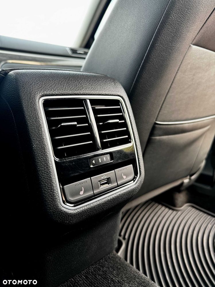 Volkswagen Passat - 10