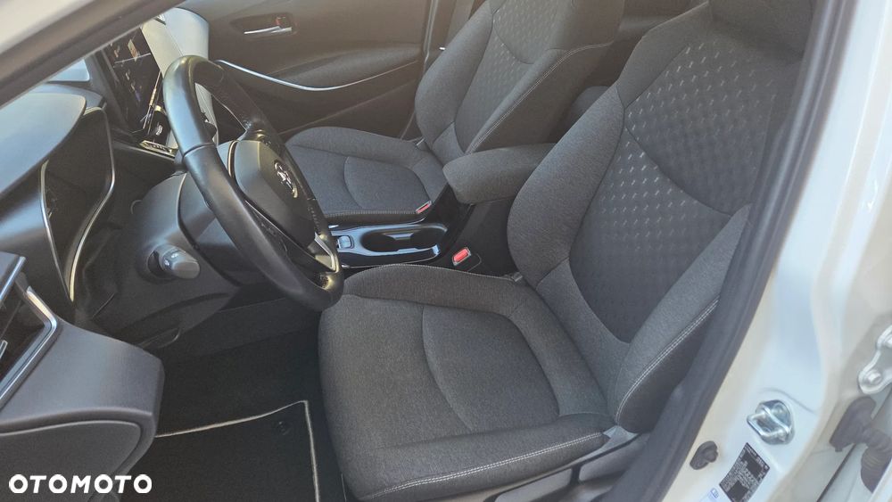 Toyota Corolla 1.8 Hybrid Comfort - 17