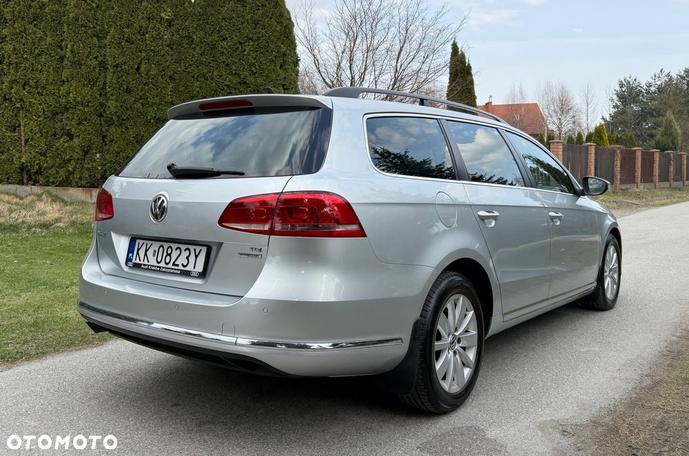 Volkswagen Passat 1.6 TDI DPF BlueMot Highline - 8