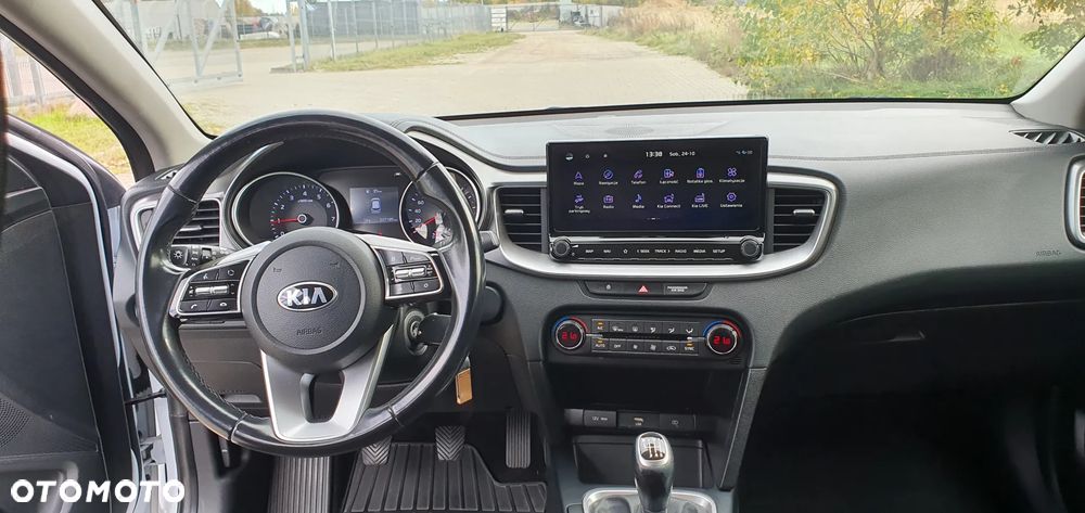 Kia Ceed - 8