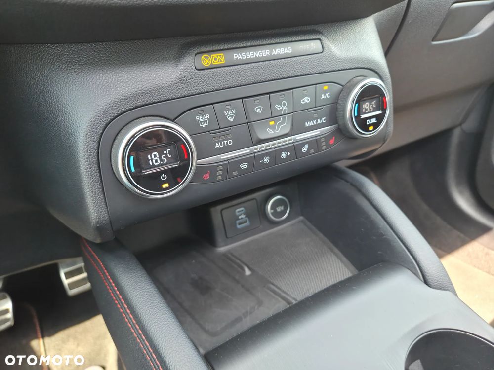 Ford Kuga 2.5P PHEV FWD ST-Line - 23