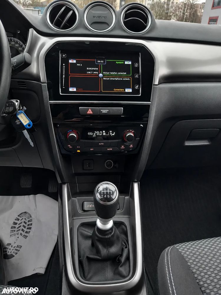 Suzuki Vitara 1.4 Boosterjet MHEV Passion - 14