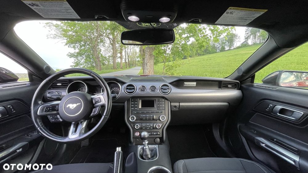 Ford Mustang - 4