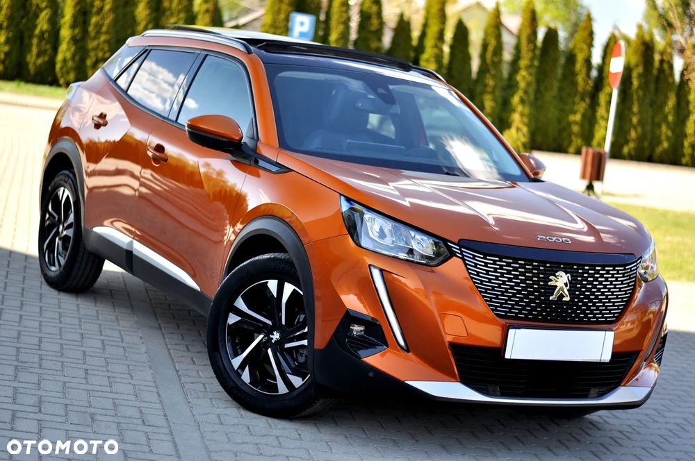 Peugeot 2008 1.2 Pure Tech GPF Allure S&S EAT6 - 1