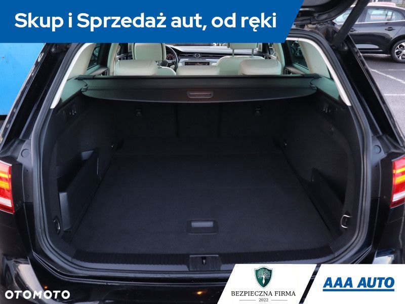 Volkswagen Passat Variant - 14