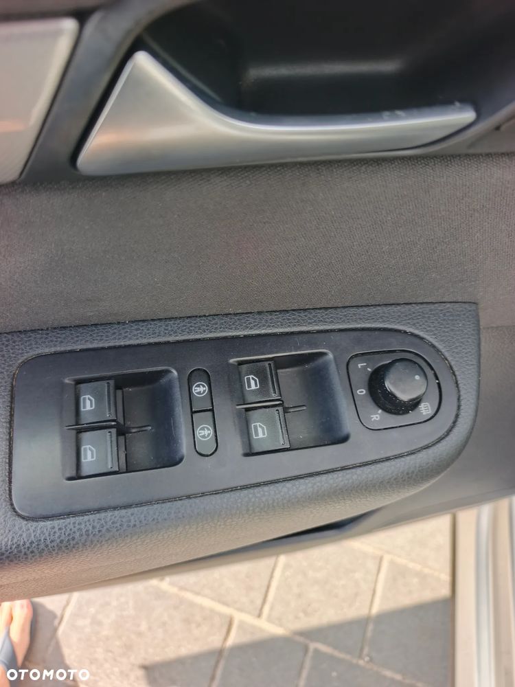 Volkswagen Sharan 2.0 TDI Highline - 16