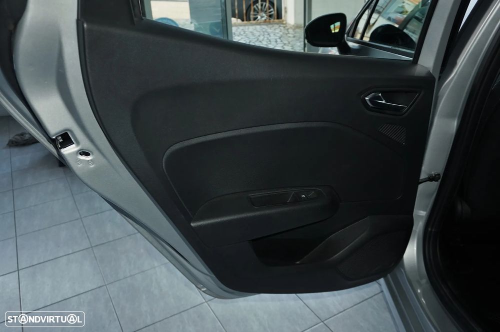 Renault Clio 1.0 TCe Evolution Bi-Fuel - 26