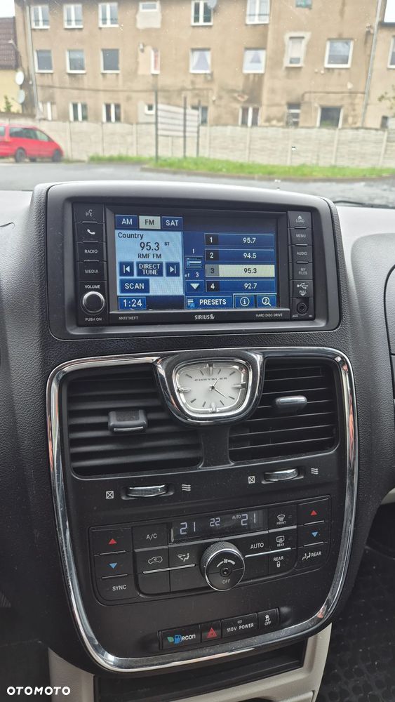Chrysler Town & Country 3.6 Touring - 14
