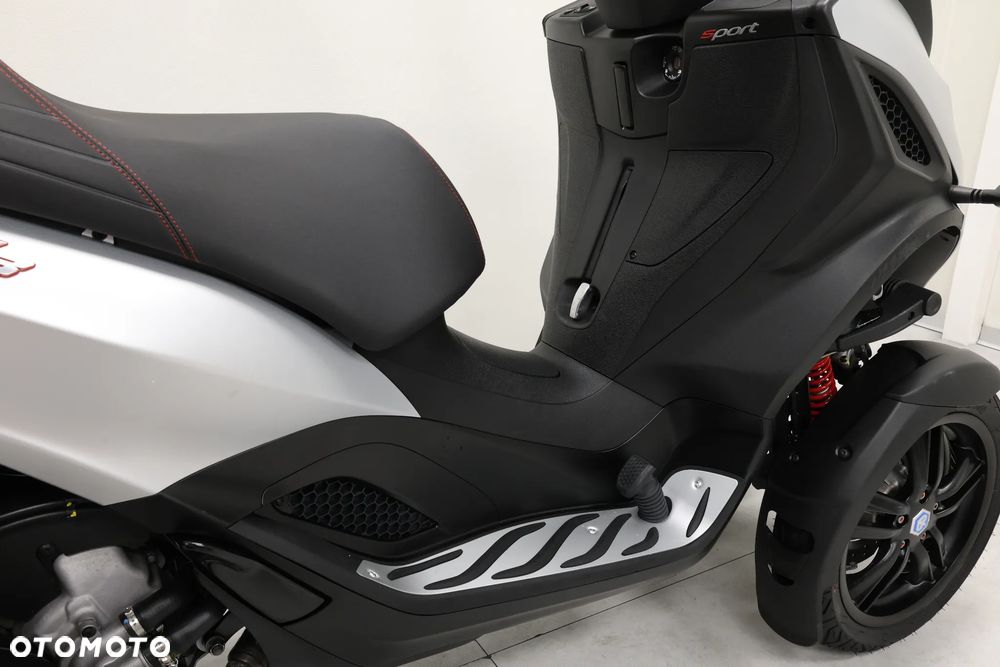Piaggio MP-3 - 21
