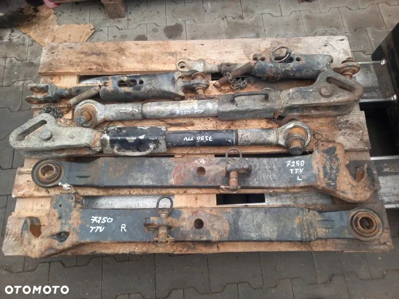 Podnośnik ramiona wieszaki odciągi uchwyty Deutz Fahr Agrotron 7250TTV - 1
