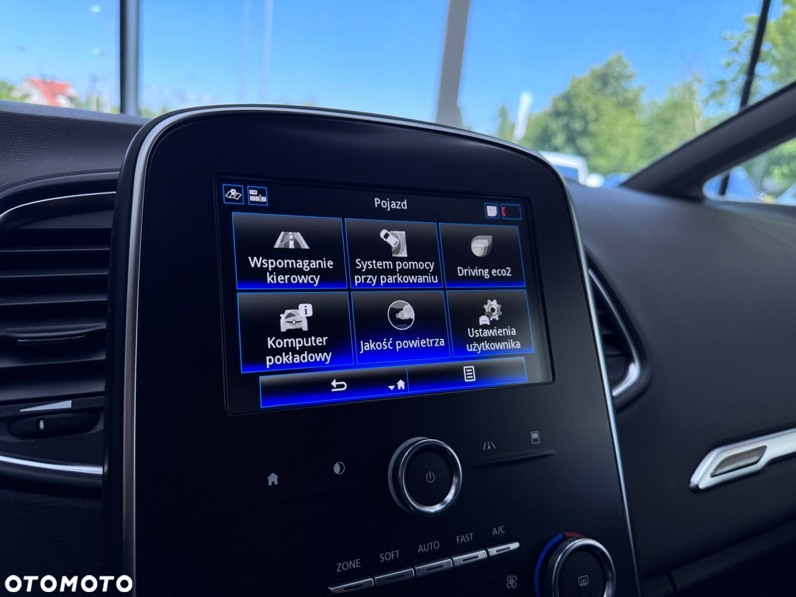 Renault Grand Scenic - 33