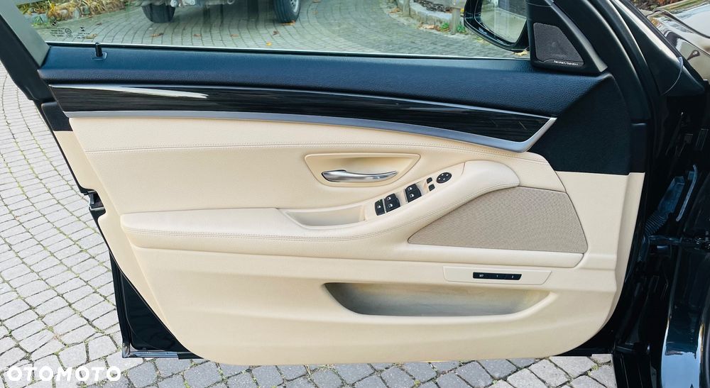 BMW Seria 5 520d Luxury Line sport - 23