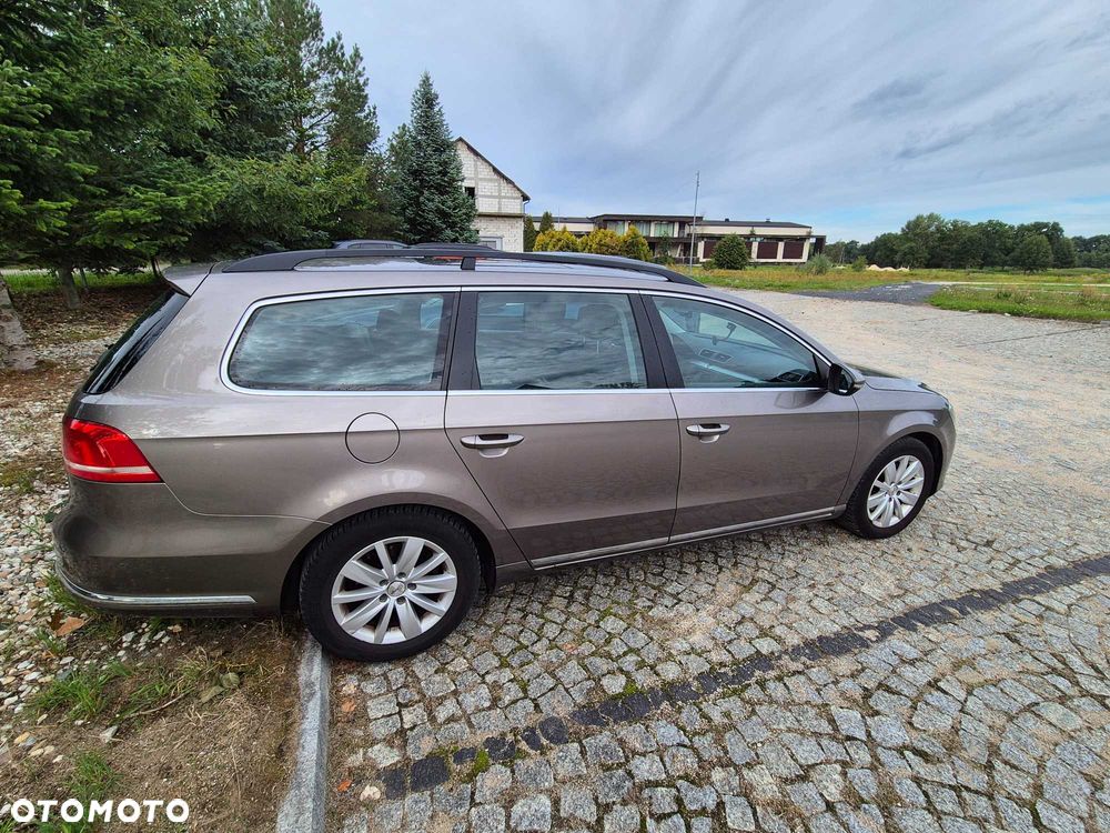Volkswagen Passat - 4