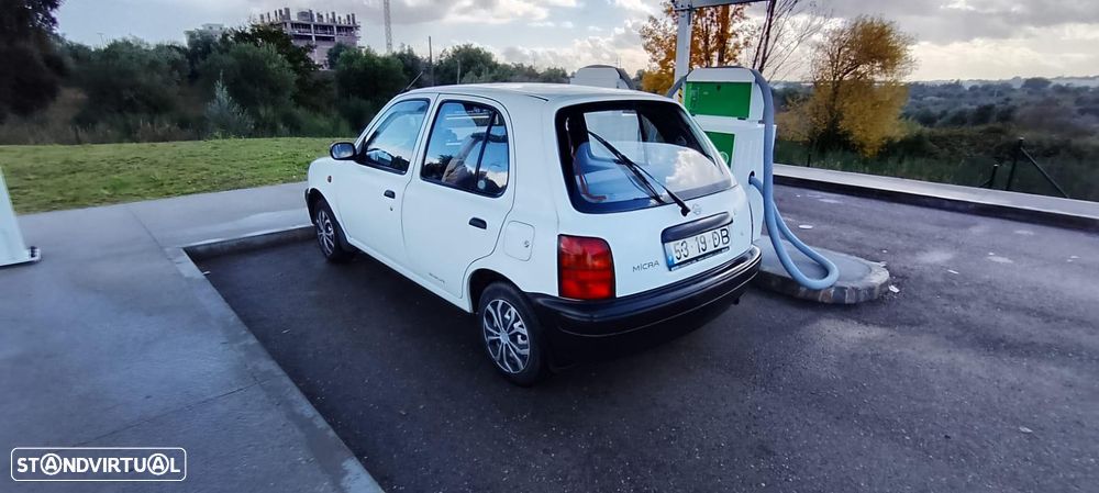 Nissan Micra 1.0 L - 4