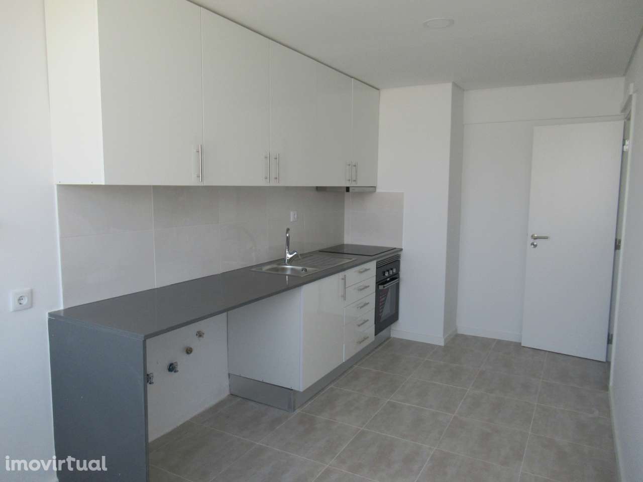 Apartamento T3 renovado na Cruz de Pau (Amora) - Grande imagem: 4/19