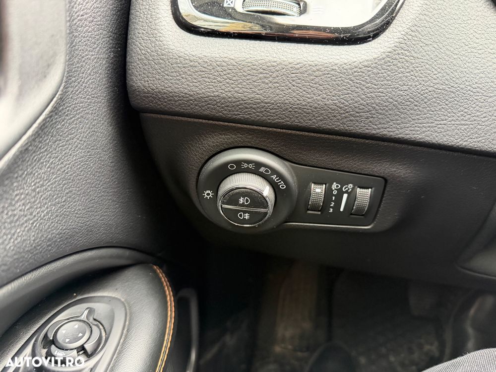 Jeep Compass 2.0 M-Jet 4x4 AT Limited - 17
