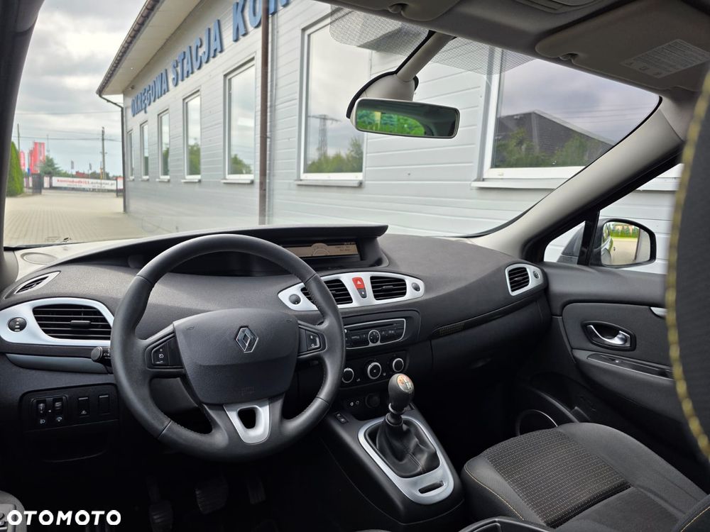 Renault Scenic 1.6 16V 110 Dynamique - 20
