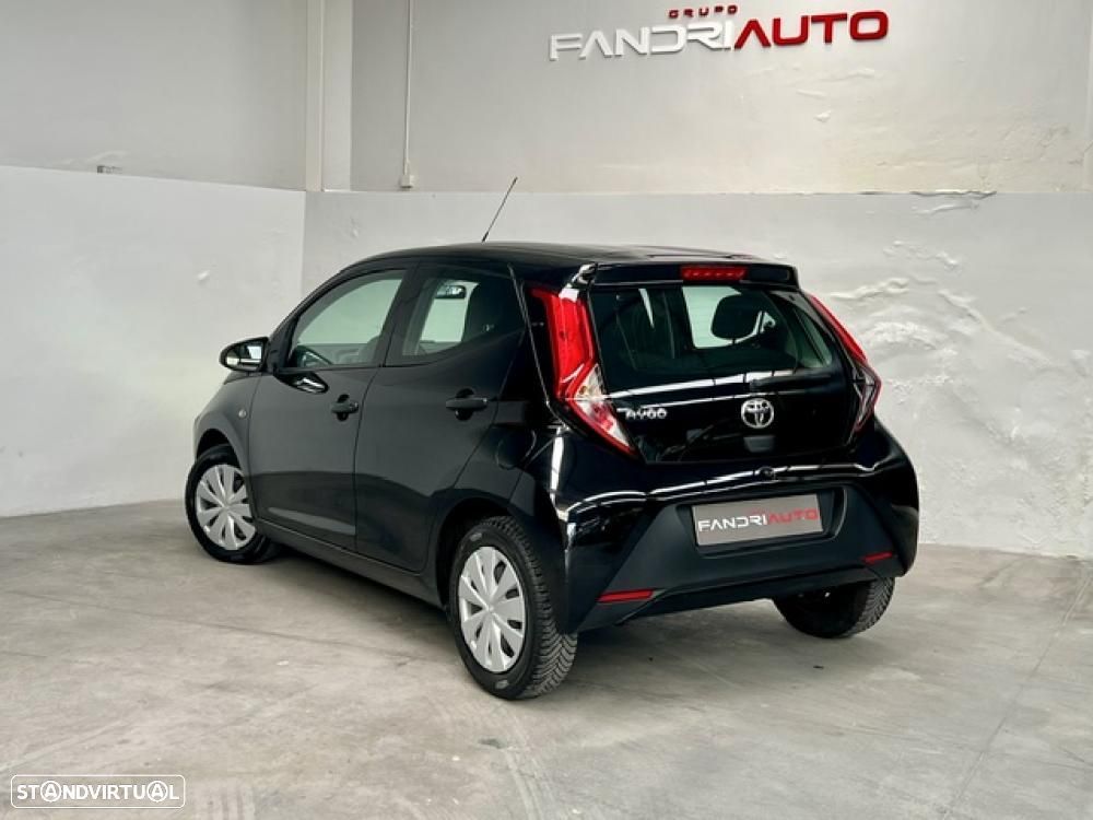 Toyota Aygo x-business - 2