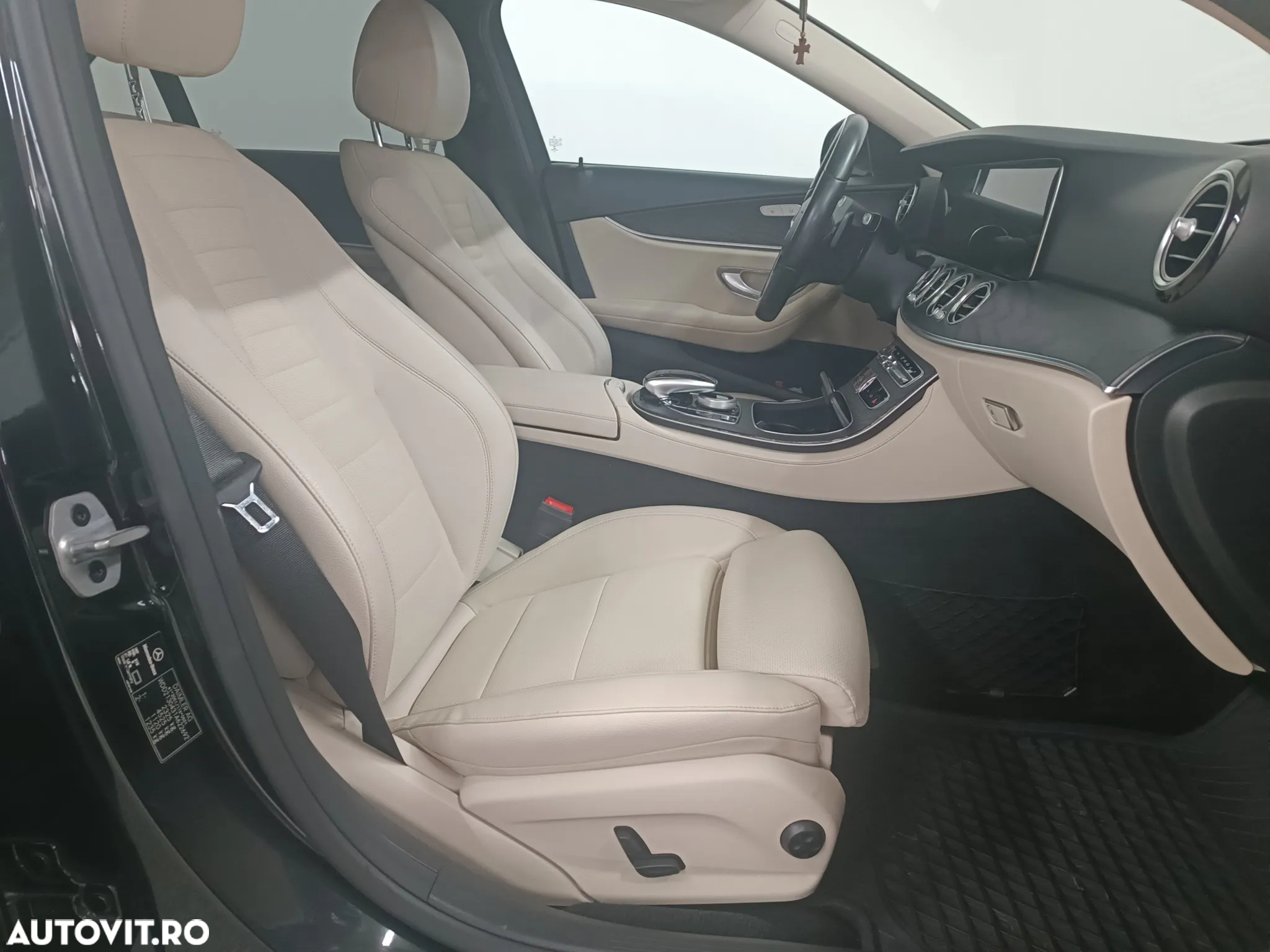 Mercedes-Benz E 200 4MATIC Aut. - 8