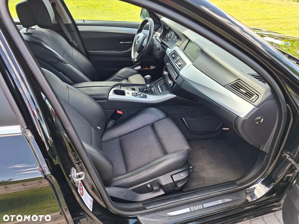 BMW Seria 5 528i - 3