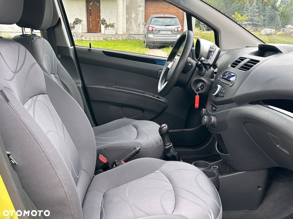 Chevrolet Spark 1.0 - 25